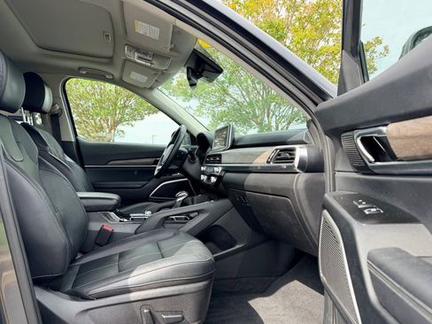 Used 2022 Kia Telluride EX w/ EX Premium Package FWD image 11