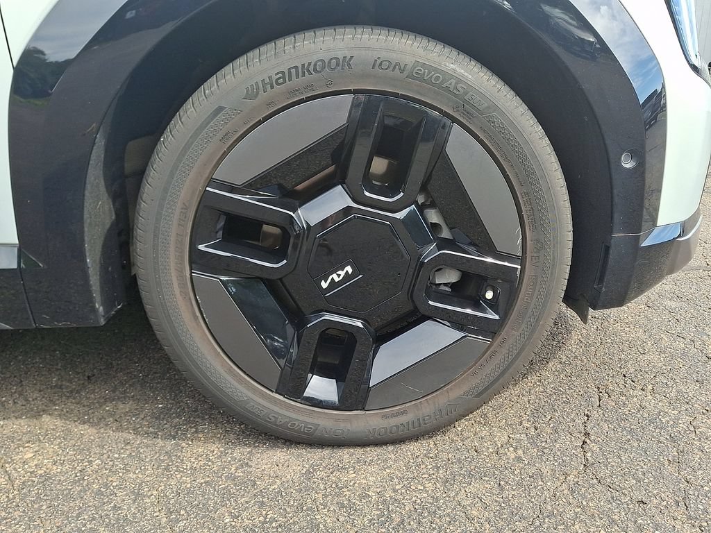 Certified 2024 Kia EV9 GT-Line AWD/4WD image 8