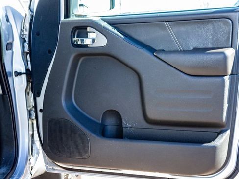 Used 2020 Nissan Frontier PRO-4X w/ Pro-4x Utility Package image 18