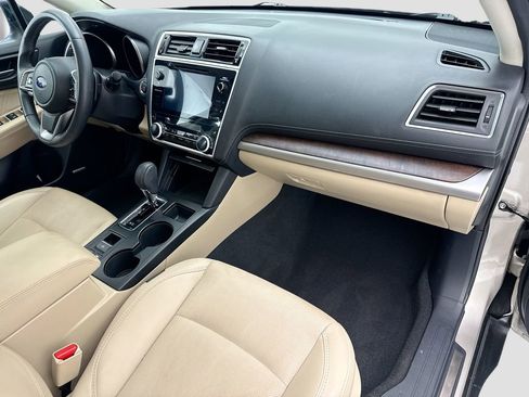 Used 2019 Subaru Outback 2.5i Limited AWD/4WD image 16