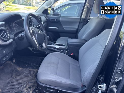 Used 2020 Toyota Tacoma SR5 RWD image 5