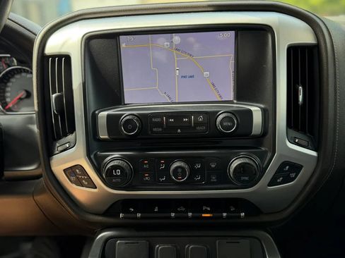 Used 2015 GMC Sierra 2500 SLT w/ SLT Preferred Package AWD/4WD image 14