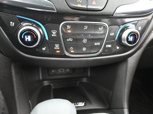 Certified 2024 Chevrolet Equinox Premier AWD/4WD image 19