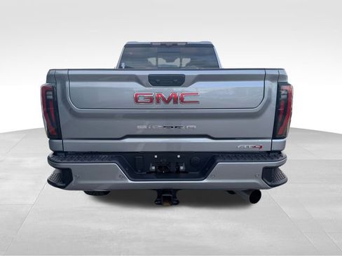 Used 2025 GMC Sierra 2500 AT4 w/ AT4 Premium Plus Package image 6