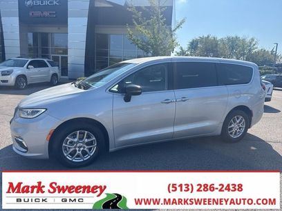 Used 2024 Chrysler Pacifica Touring-L