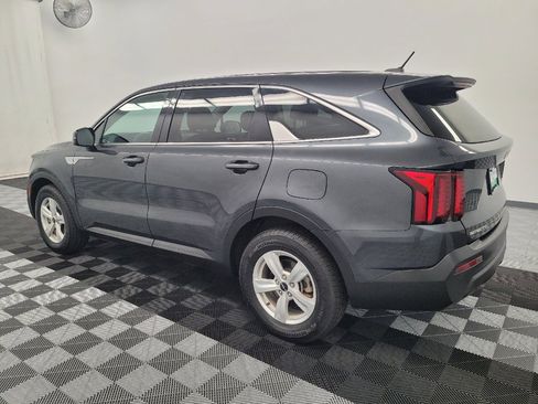Used 2023 Kia Sorento LX FWD image 3