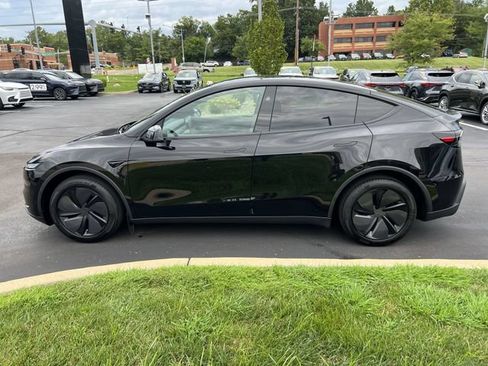 Used 2026 Tesla Model Y 2WD image 6