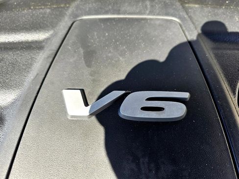 Used 2017 Jeep Grand Cherokee Limited image 42