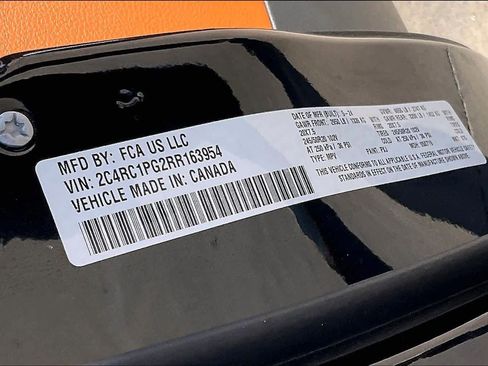 Used 2024 Chrysler Pacifica Pinnacle image 32