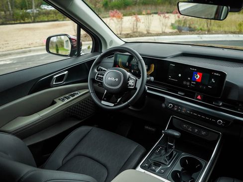 New 2026 Kia Carnival LXS image 15
