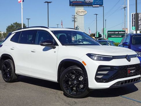 New 2026 Volkswagen Tiguan SE R-Line image 3