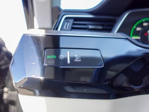 Used 2024 Audi Q8 e-tron Premium Plus w/ Premium Plus Package image 14