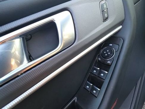 Certified 2025 Ford Explorer ST-Line RWD image 21