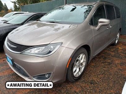 Used 2017 Chrysler Pacifica Touring-L Plus w/ Tire & Wheel Group