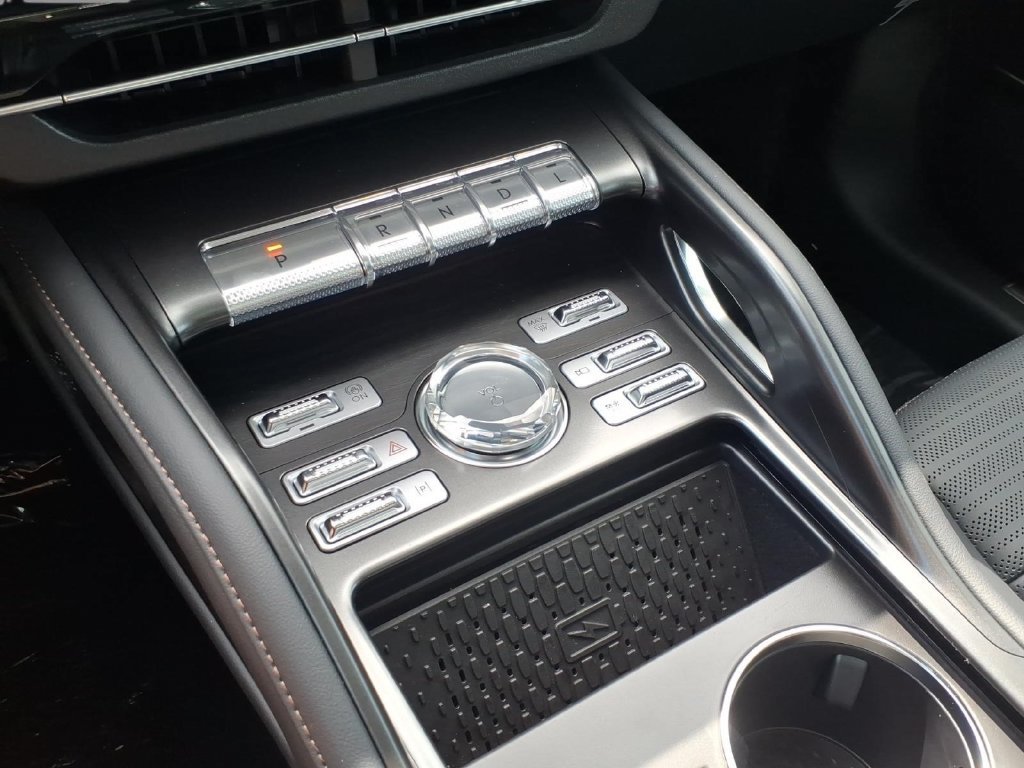 New 2026 Lincoln Nautilus Reserve w/ Jet Appearance Package AWD/4WD image 24