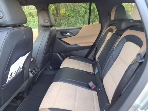 New 2026 Chevrolet Equinox ACTIV AWD/4WD image 16