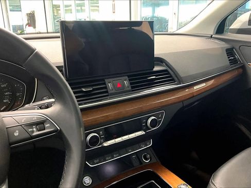 Used 2023 Audi Q5 2.0T Premium w/ Convenience Package image 6