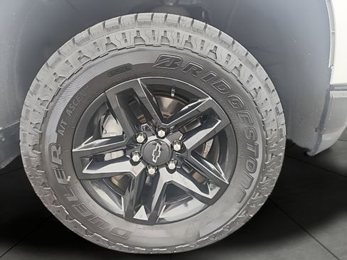 Used 2020 Chevrolet Silverado 1500 LT Trail Boss image 5