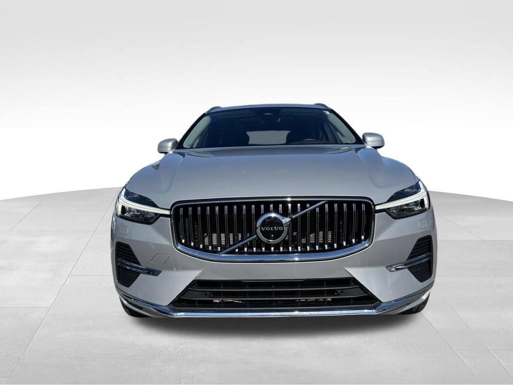 Certified 2023 Volvo XC60 B5 Plus w/ Climate Package AWD/4WD image 5