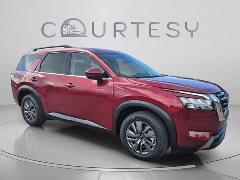 Certified 2024 Nissan Pathfinder SV AWD/4WD image 9