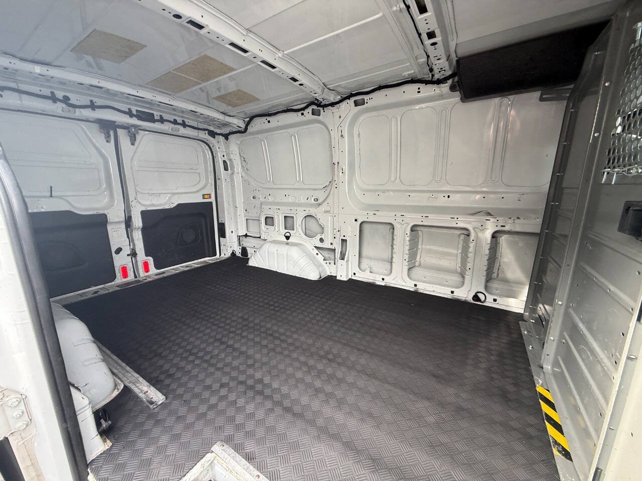 Used 2016 Ford Transit 150 130 Low Roof RWD image 10