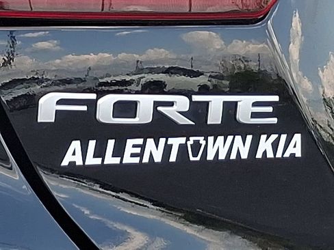 Used 2023 Kia Forte GT-Line w/ GT-Line Premium Package FWD image 28