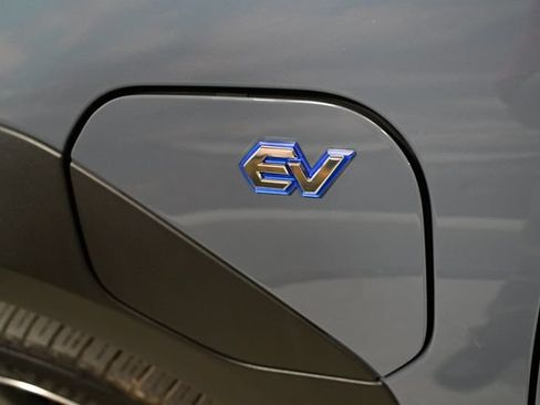 Used 2023 Subaru Solterra AWD image 17