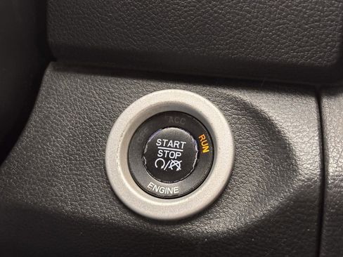 Used 2015 RAM 1500 Sport w/ Convenience Group image 5