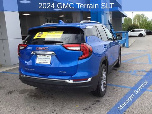Used 2024 GMC Terrain SLT w/ LPO, Floor Liner Package AWD/4WD image 3