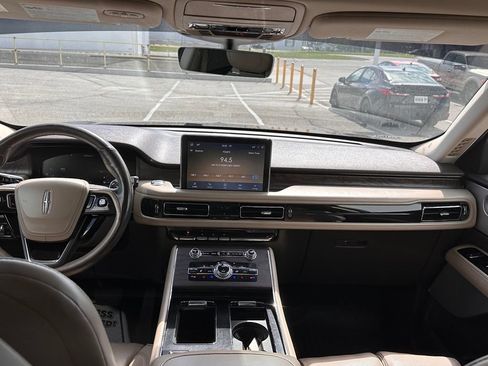 Used 2020 Lincoln Aviator Reserve w/ Equipment Group 202A AWD/4WD image 37