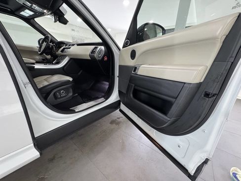 Used 2017 Land Rover Range Rover Sport HSE Dynamic image 28