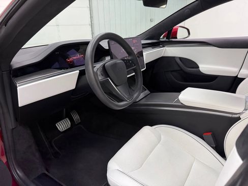 Used 2023 Tesla Model S Plaid image 12