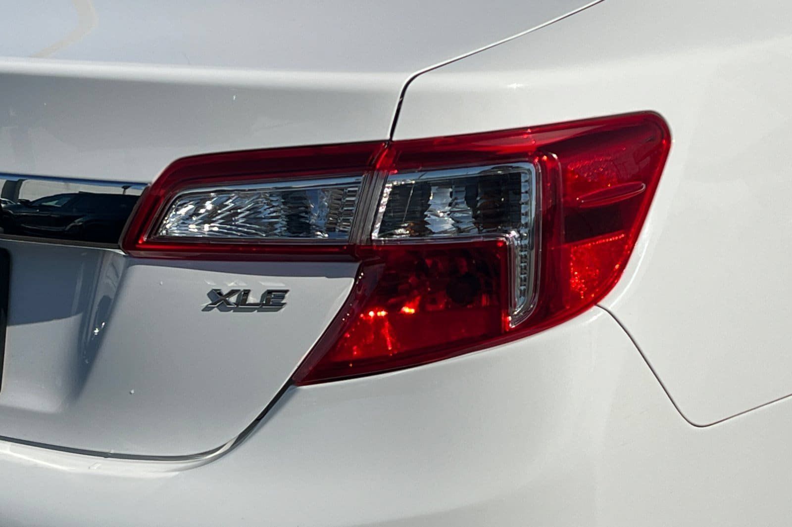 Used 2014 Toyota Camry XLE w/ Leather Package FWD image 26