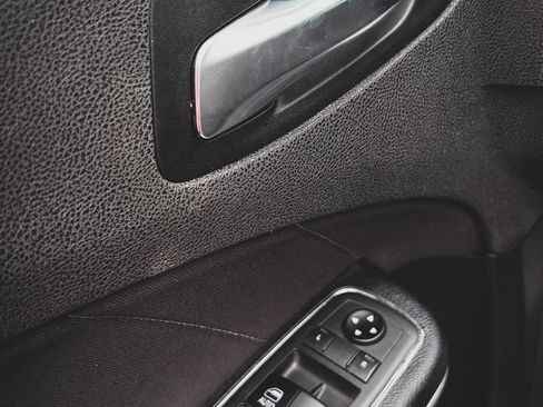 Used 2019 Dodge Charger SXT AWD/4WD image 6