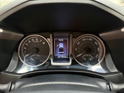 Used 2017 Toyota Tacoma SR5 w/ Tow Package AWD/4WD image 25