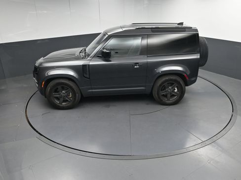 Used 2023 Land Rover Defender 90 S image 33
