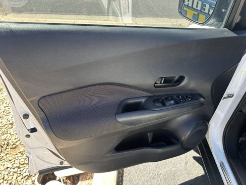 Used 2020 Nissan Kicks S FWD image 10
