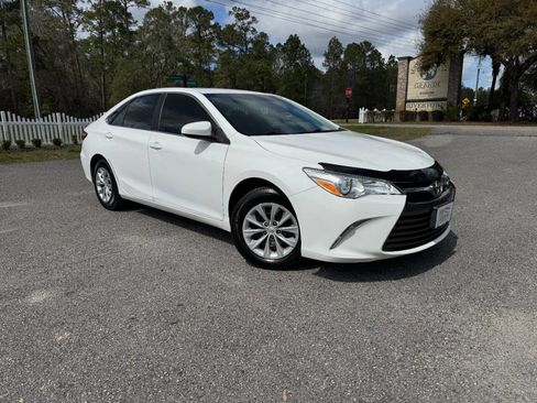 Used 2016 Toyota Camry LE image 8