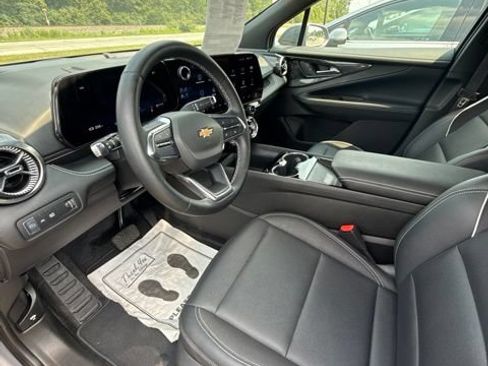 Used 2024 Chevrolet Blazer EV LT AWD/4WD image 19