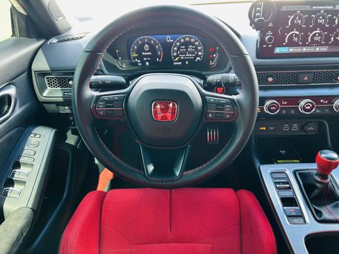 Used 2025 Honda Civic Type R image 13