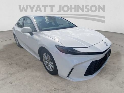 Used 2025 Toyota Camry LE FWD image 13