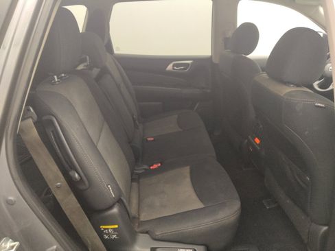 Used 2019 Nissan Pathfinder S FWD image 19