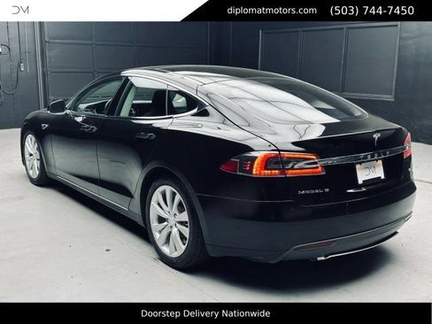 Used 2014 Tesla Model S RWD image 5