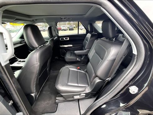 Used 2023 Ford Explorer XLT w/ Equipment Group 202A image 15