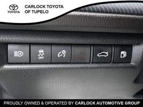 Used 2025 Toyota Camry SE w/ Convenience Package image 20