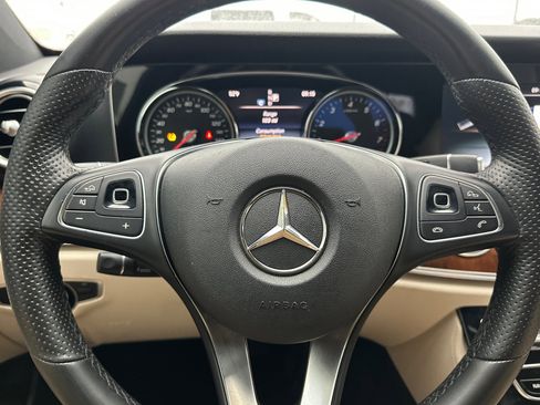 Used 2017 Mercedes-Benz E 300 image 23