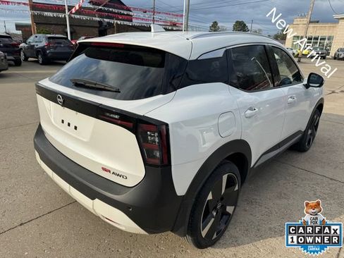 Used 2025 Nissan Kicks SR AWD/4WD image 2