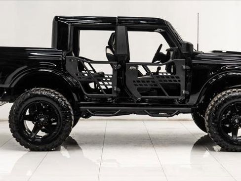 Used 2025 Ford Bronco Pickup image 12