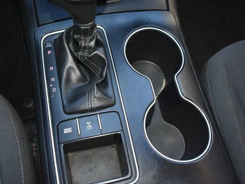 Used 2019 Kia Sorento LX image 26