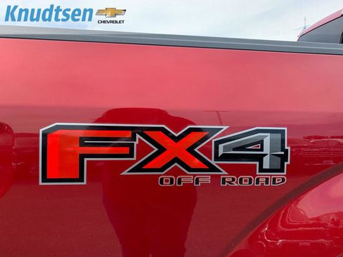 Used 2017 Ford F150 Lariat w/ Equipment Group 502A Luxury AWD/4WD image 10